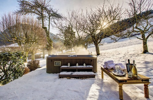 Morzine Chalet De Esquí | Sleeps 14 with a Hot tub and Sauna