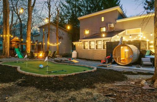 Tobyhanna Casa | Sleeps 15 Sauna Hot Tub Fire Pit & Putt Putt