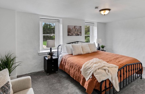 Wagontown Casa | Sleeps 16+, 2 King Beds, Gated Pool, Hot Tub