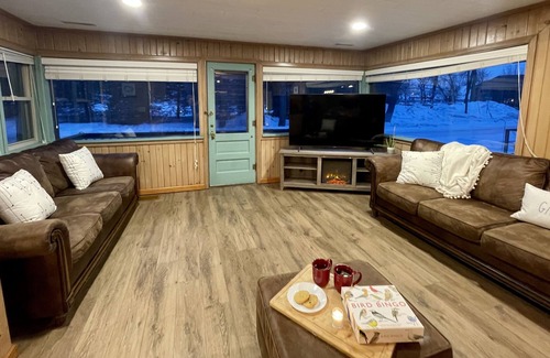 Clear Lake Casa | Sleeps 16 Across the Street From PM Park/Clear Lake Boats Marina