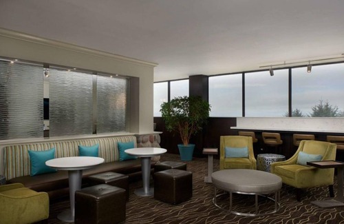 Newport Casa | Sleeps 16! Four Units! Oceanview, Pool Close to Oregon Coast Aquarium!