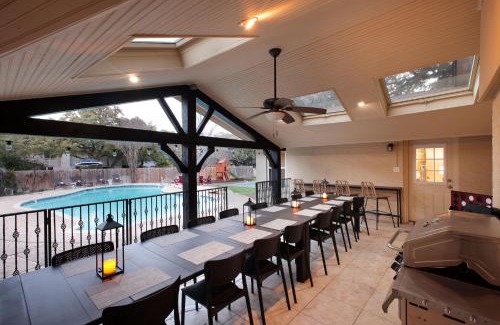 Castle Hills Casa | Sleeps 16 Private Pool Sport Court Hot Tub Arcade