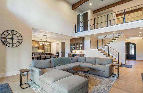 Sunriver Casa | Sleeps 18 | 7 bed, 7.5 bath | EV | Hot tub | SHARC