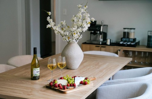 Chicago Casa | Sleeps 18+, 8BR Kids Room, Game Room, Gym & Theater
