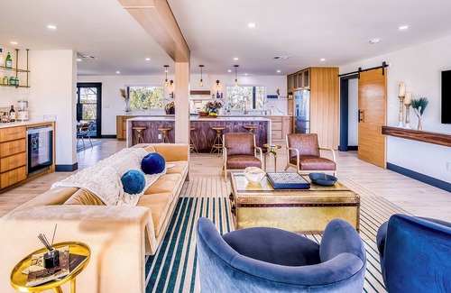 Dripping Springs Casa | Football Fave - Entertainment Barn, Pool, Fire Pit