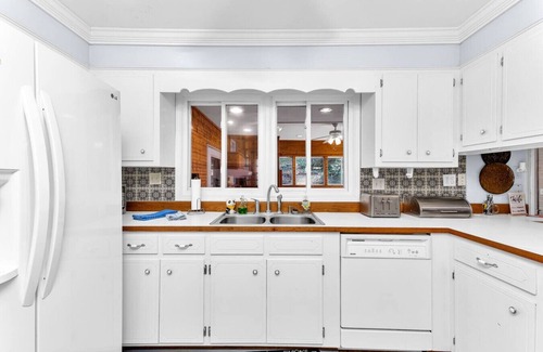 Augusta Apartamento | Sleeps 20! Hot Tub - Walk to the Masters - Game Room - Gym