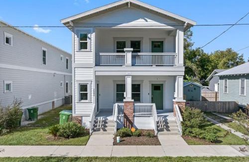 Ybor City Casa | Sleeps 20! Luxe 6 BDRM 4 BTH Duplex - Downtown TPA