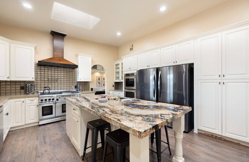 Bermuda Dunes Villa | Sleeps 20! Mansion w/ Pool + Indoor Tennis Court | Starlight Estate by AvantStay