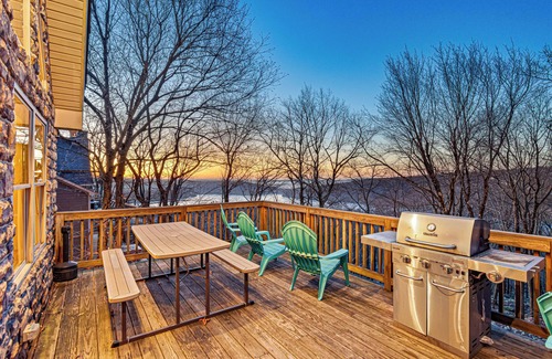 Lake Harmony Casa | Sleeps 20, Poconos Home - Hot Tub, Fire Pit, Games - Views -Super Spacious