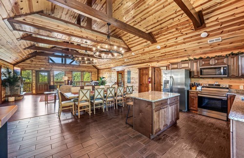 Caton Cabina | Sleeps ~22, Heated Indoor Pool, Hot Tub, Game Room, outdoor fireplace, big deck