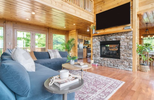 Chalet Village North Casa | Sleeps 24 | 2 Homes, Hot Tub, Sauna, Movie Theater, Firepit, Pool, Tennis Courts