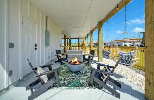 Shibui Sands Casa | Sleeps 24 2 Homes Walk to the Beach Private Pools Fire Pit Modern Design