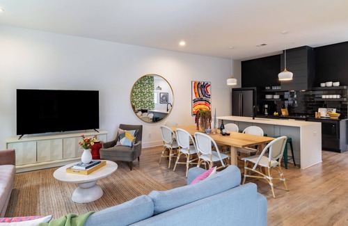 Germantown Casa | Sleeps 28! 2 Units, Newly Built | The Magnolia