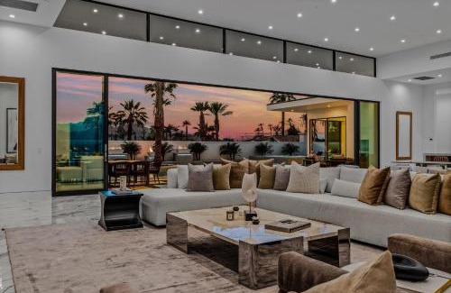 Indio Casa | Sleeps 25 2 Luxury Villas w Pool Spa Putting Green Bravo by AvantStay