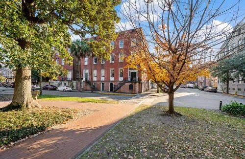 Historic District - North Casa | Sleeps 26! Walk To River Street-Bars-Shopping-1-5