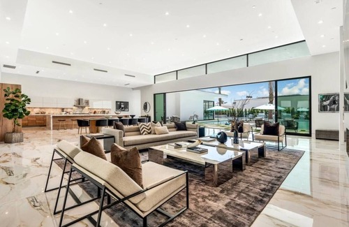 Madison Estates Casa | Sleeps 28 | 2 Luxe Villas w/Pickleball Court | Bravo Villas Dorada by AvantStay