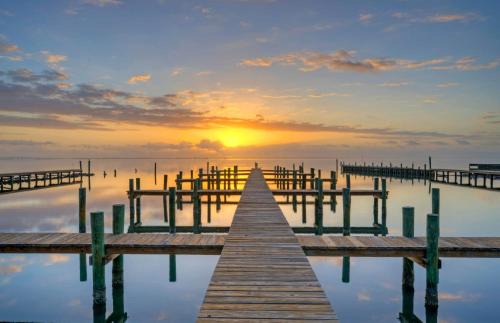 Flour Bluff Casa | Sleeps 31 2 Homes w Boat Dock Waterfront Pool Laguna Village Getaway