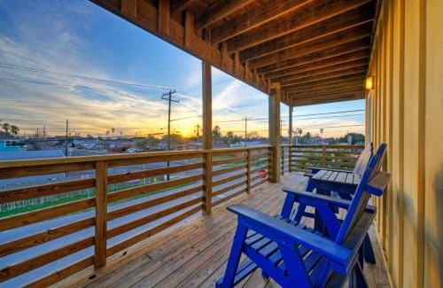 Flour Bluff Casa | Sleeps 31 2 Homes w Boat Dock Waterfront Pool Laguna Village Getaway