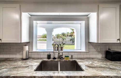 Bay Area Casa | Sleeps 32 - Spectacular Adjoining Homes Waits