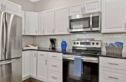 Dickson Apartamento | *Sleeps 4* Downtown USA ~ Walkable Dickson Apt