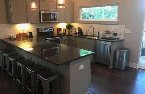Chestnut Hill Casa | ** SLEEPS 40 ** Dwell Lofts - * 4 Unidades * 10BR * 9. 5BA * Tejados increíbles *