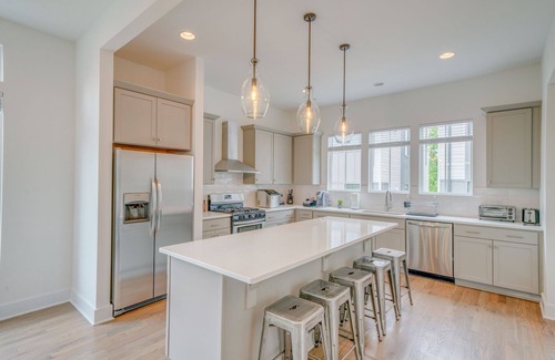 Talbot's Corner Casa | ** SLEEPS 40 ** Music City Reunion - * 4 Unidades * 12BR * 14BA * Tejados increíbles *