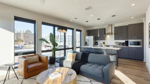 West End Casa | Sleeps 42 7 Modern Midtown Apartments w Gym, Pool, Walkable to Shops & Eats