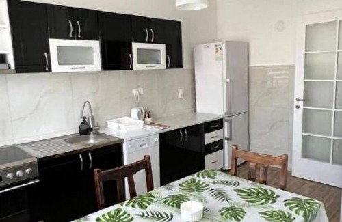 Vozdovac Apartamento | Sleeps 5* 2 Bedrooms*Wi-Fi*Rooftop Balcony*Cozy*