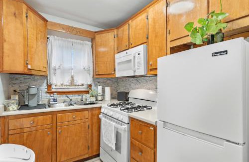 New Bedford Apartamento | Sleeps 5 near ferry, train to Boston and downtown 3br apartment
