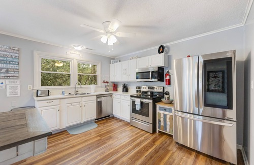 Beaufort Casa | Sleeps 6/Pets Yes/Marine Corps Air Station Beaufort/Upper Lvl/Parris Isl