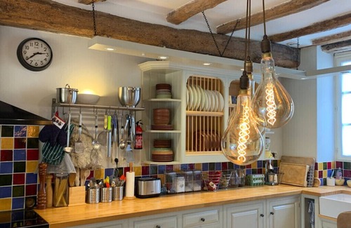 Saint-Meard-de-Gurcon Casa | Sleeps 6 Vineyard Escape- PetsOK & Airport Access