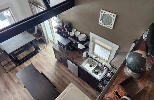 Bozeman Casa | Sleeps 6 with a hot tub- best views in Bozeman
