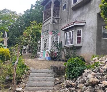 Yallahs Apartamento | sleeps 7 plus private parking apartment near Yallahs in St Thomas Jamaica