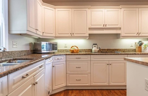 Whispering Pines Casa | Sleeps 7! Whispering Pines Lake Front