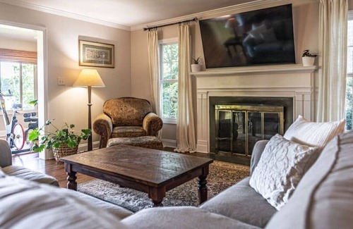 Whispering Pines Casa | Sleeps 7! Whispering Pines Lake Front