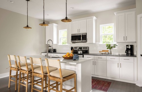 Talbot's Corner Casa | Sleeps 74 | 8 Nash Homes, 21 Bedrooms + Near Broadway | Cherokee by AvantStay