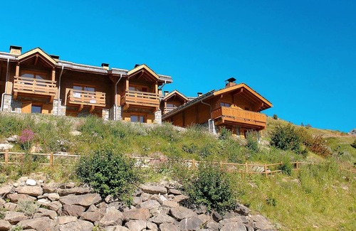 Valmeinier Condominio | Sleeps 8 | 2BR Chalet in Prime Ski Location!