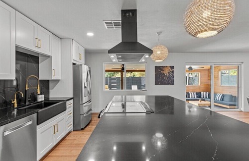 South Scottsdale Casa | Sleeps 8, Modern Luxury, Near Old Town with Pool!