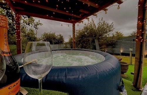 Tanygrisiau Casa | Sleeps 8 Snowdonia North Wales Nr Zip World