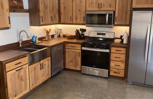 McIntosh County Cabina | Sleeps Up to 12, Lakefront Stay at Dry Lake, ND: Pet Friendly!