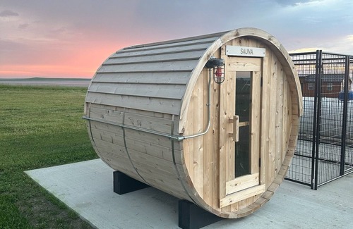McIntosh County Cabina | Sleeps Up to 12, Lakefront Stay at Dry Lake, ND: Pet Friendly!