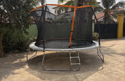 Kumasi Apartamento | Sleeps8- Private Secure Parking- Garden- Aircon