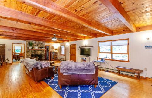 Luray Casa | Sleepy Hollow 5BR Cabin - National Park 7 Min, Hot Tub, Fire Pit, Sleeps 12