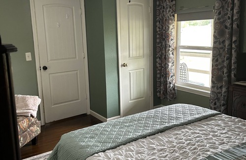 Moodys Casa | Sleepy River Haven, 1 mi. from the river, next to multiple float resorts.