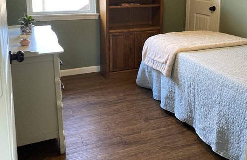Moodys Casa | Sleepy River Haven, 1 mi. from the river, next to multiple float resorts.
