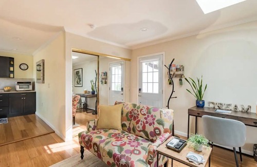 Castro Valley Casa | Slice of Heaven with Gated Parking and Sunset Views