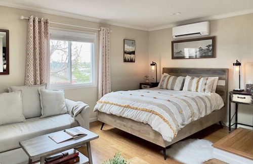 Castro Valley Casa | Slice of Heaven with Gated Parking and Sunset Views