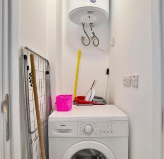Sliema Apartamento | Sliema 2-bedroom Central Apartments and Penthouse with jacuzzi