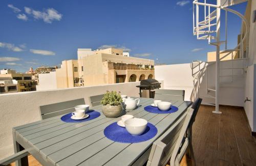 Sliema Apartamento | Sliema 2-bedroom Central Apartments and Penthouse with jacuzzi
