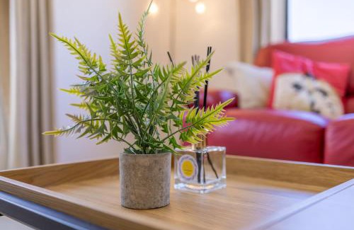Sliema Apartamento | Sliema - Private Terrace, mins walk to Balluta Bay Beach by QuickTrips
